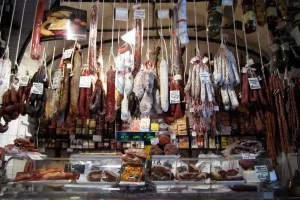 Montmartre gastronomic tongue buds tingle adventure and learn how to turn these ingredients into fine French food.. Beautiful Wine is plenty!