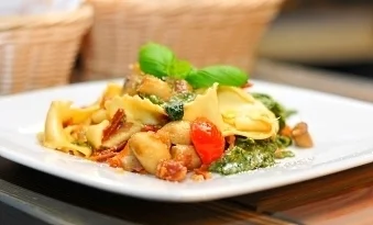 Since 1870 in Naples, three generations of the Rossi family have perfected the art of cooking and hospitality. Steal away the Art ..completely legal