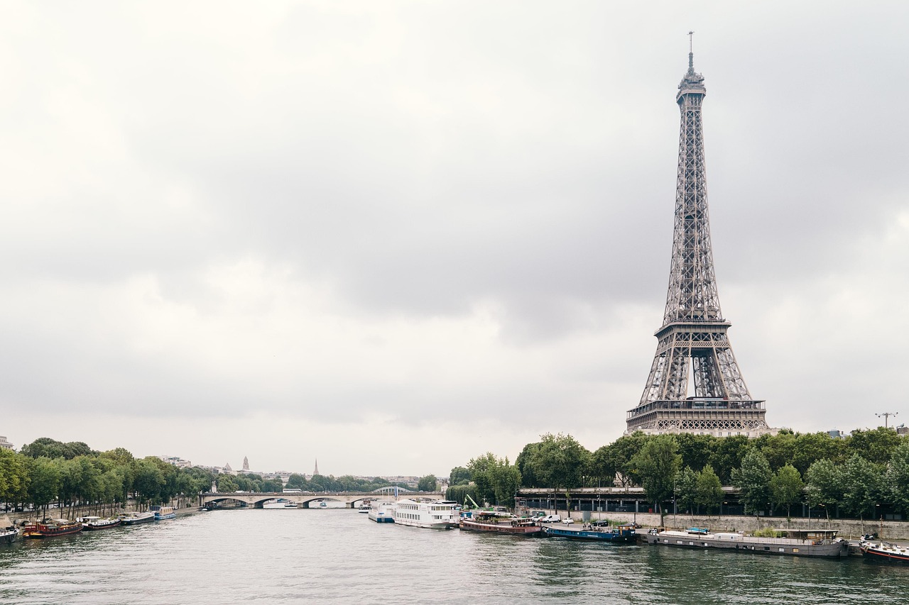 Car Hire Paris