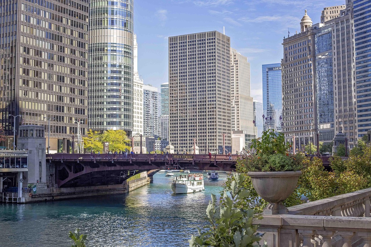 Chicago River Cruises